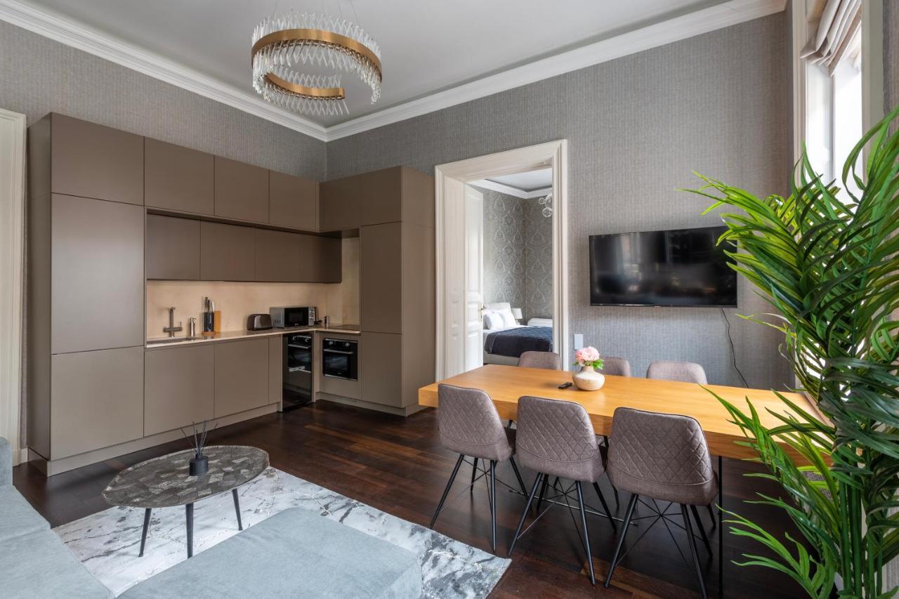Luxury Apartment With Balcony Next To The New York Cafe Budapesta Exterior foto